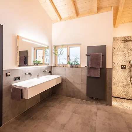 Zwei Sonnen 奥夫特尔施旺