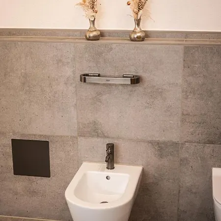 木屋 Zwei Sonnen *